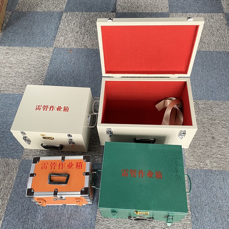甘泉爆破工程作业箱如何选择？玻璃钢与传统材质的全面对比